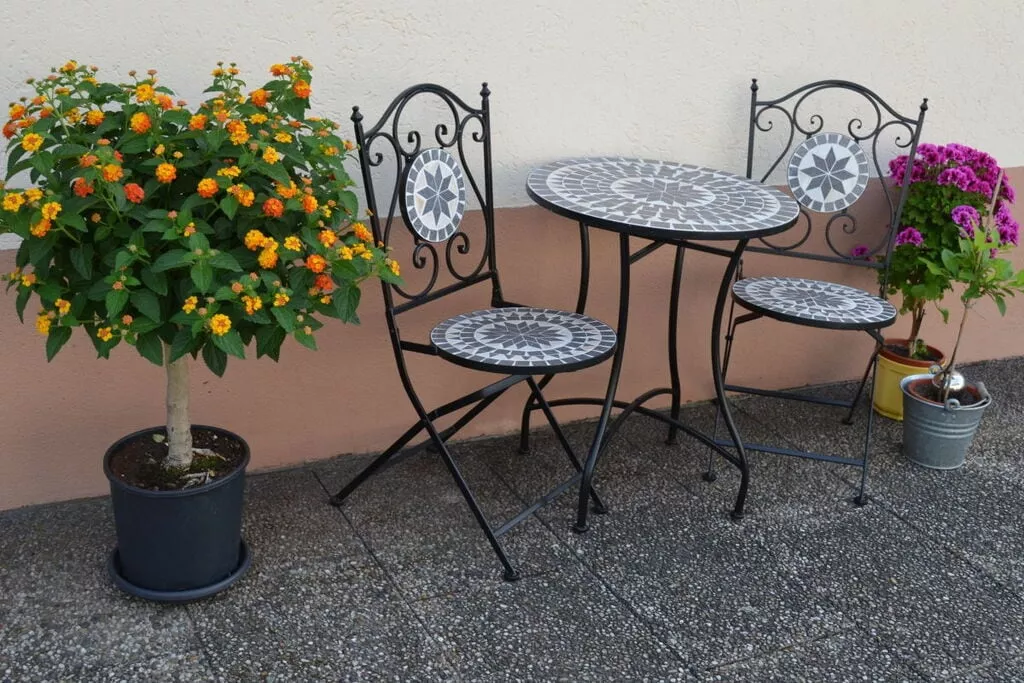 255403-Terrace balcony