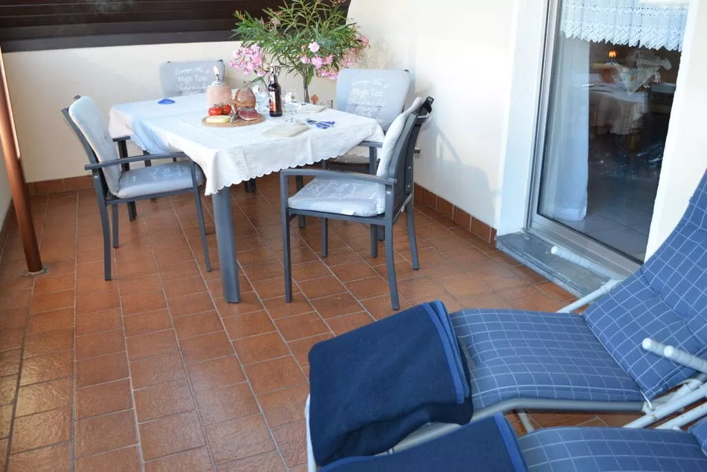 255403-Dining room