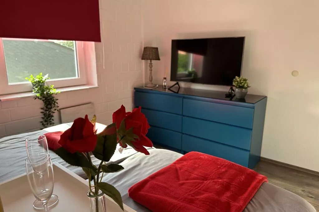 475205-Bedroom