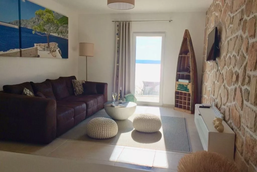 165093-Living room