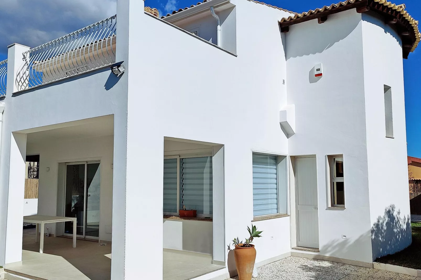Apt MareLuna Apartment in Villa mit Pool Siracusa-Exterior summer