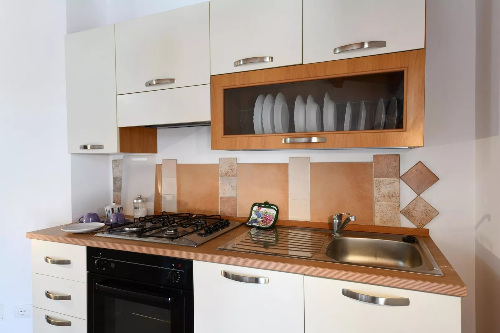 Apt MareLuna Apartment in Villa mit Pool Siracusa-Kitchen
