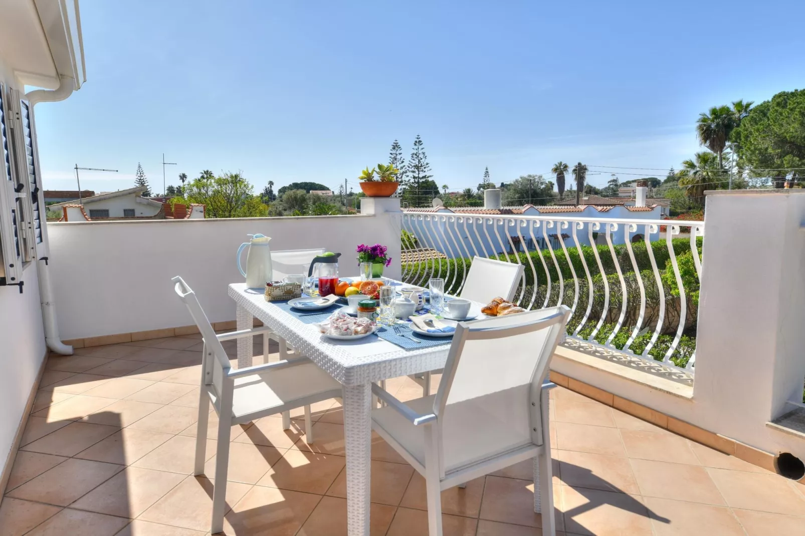 Apt MareLuna Apartment in Villa mit Pool Siracusa-Terrace balcony
