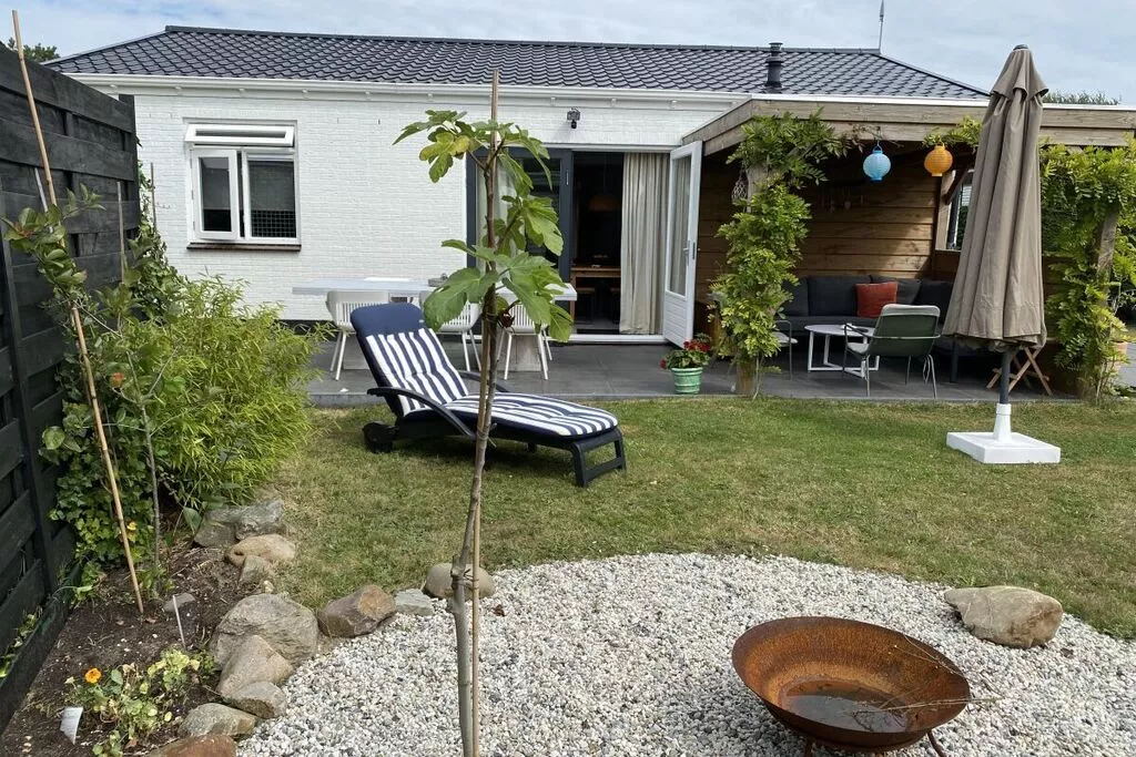 276387-Gardens summer