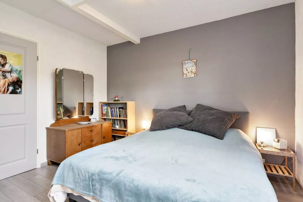 276387-Bedroom