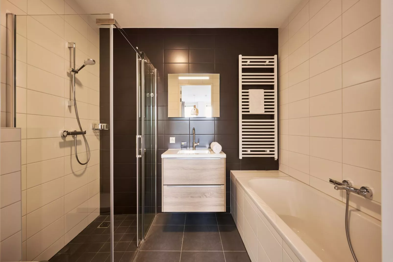 Resort Maastricht 35-Bathroom
