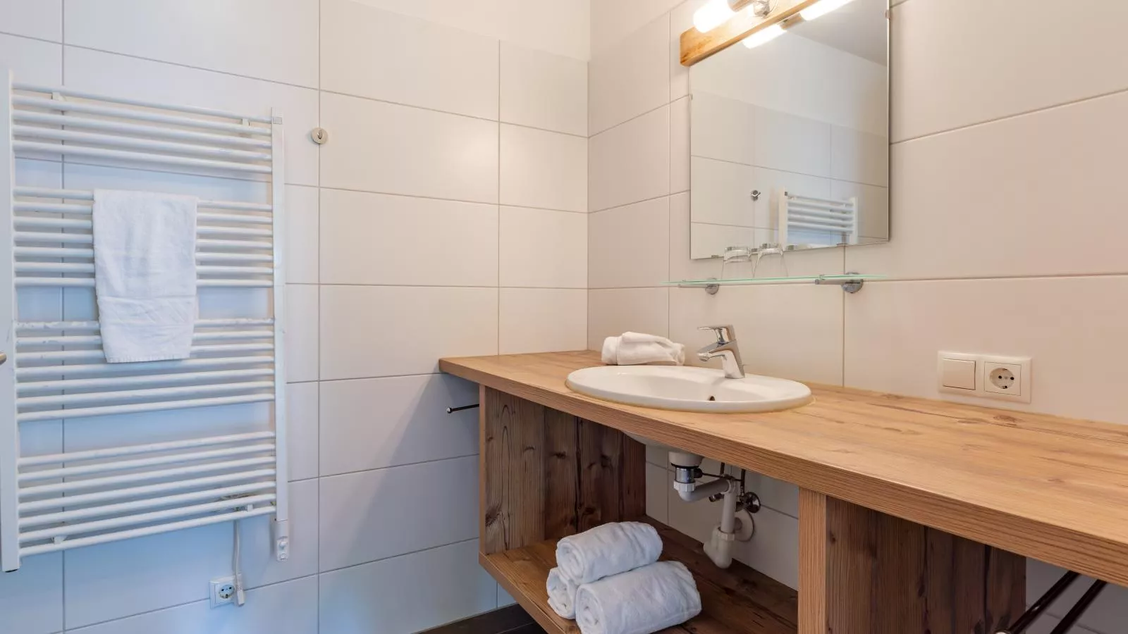 Miranda II-Bathroom