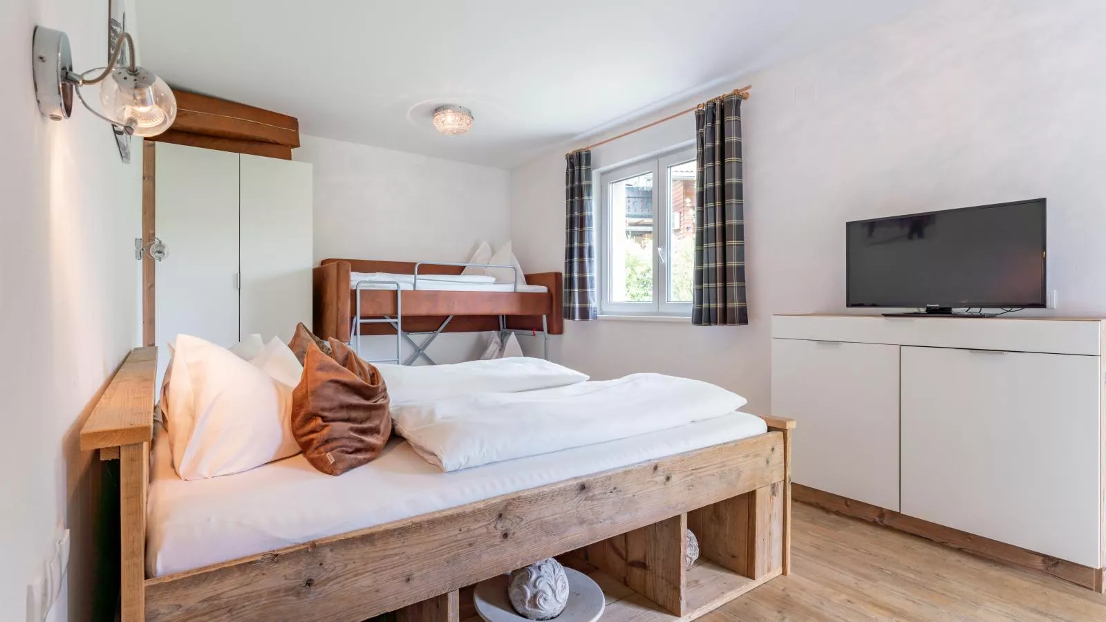 Miranda II-Bedroom