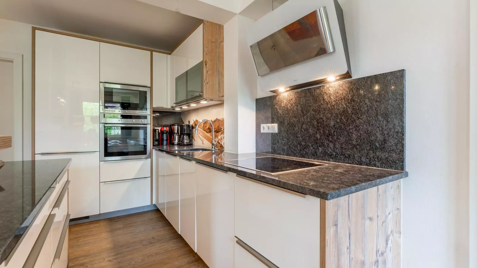 Miranda II-Kitchen