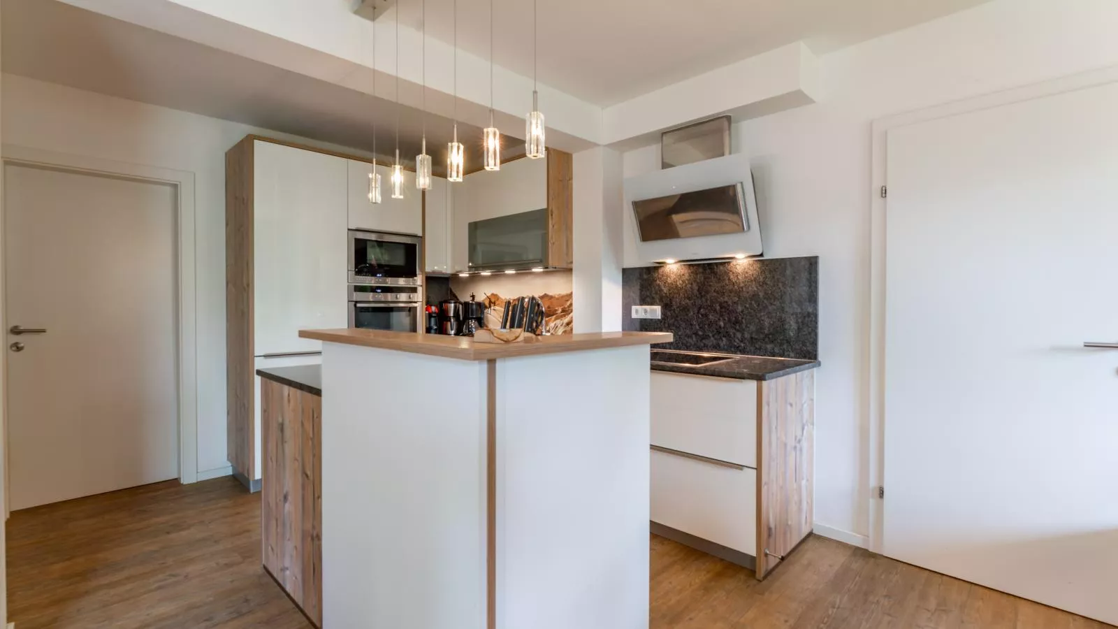 Miranda II-Kitchen