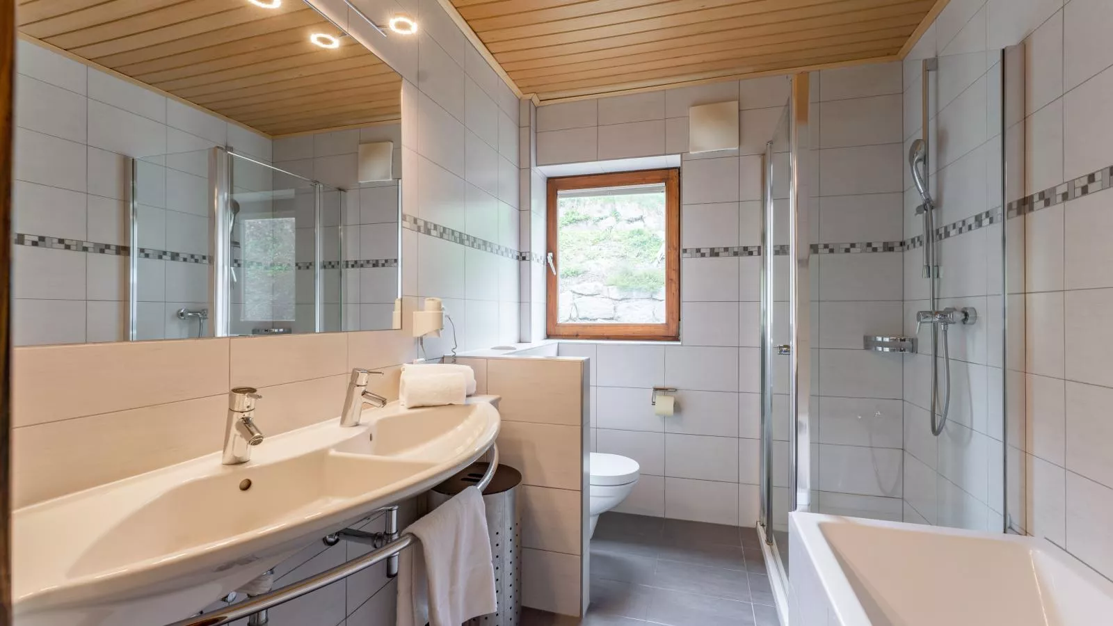 Saalach-Bathroom