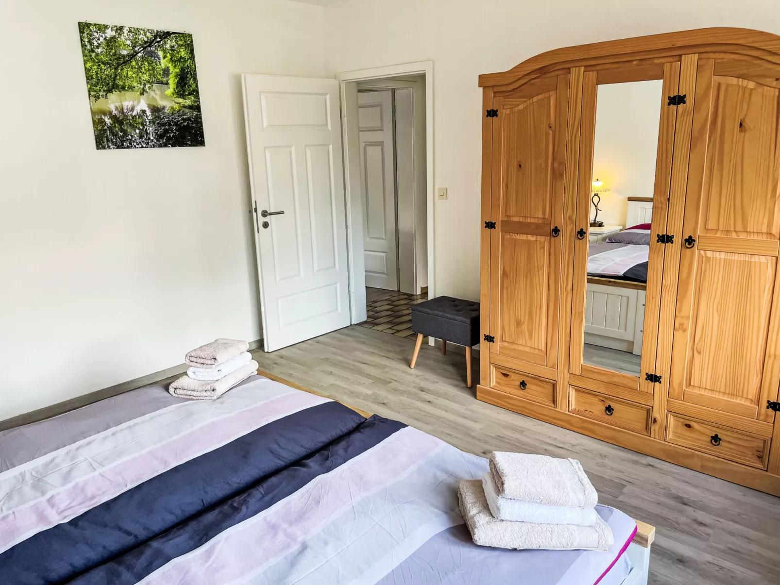 An der Schleuse-Inside