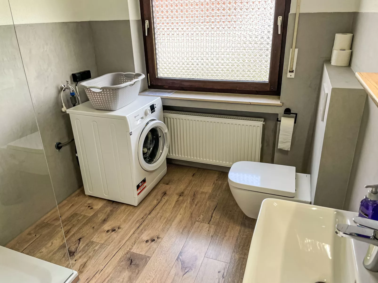 An der Schleuse-Inside