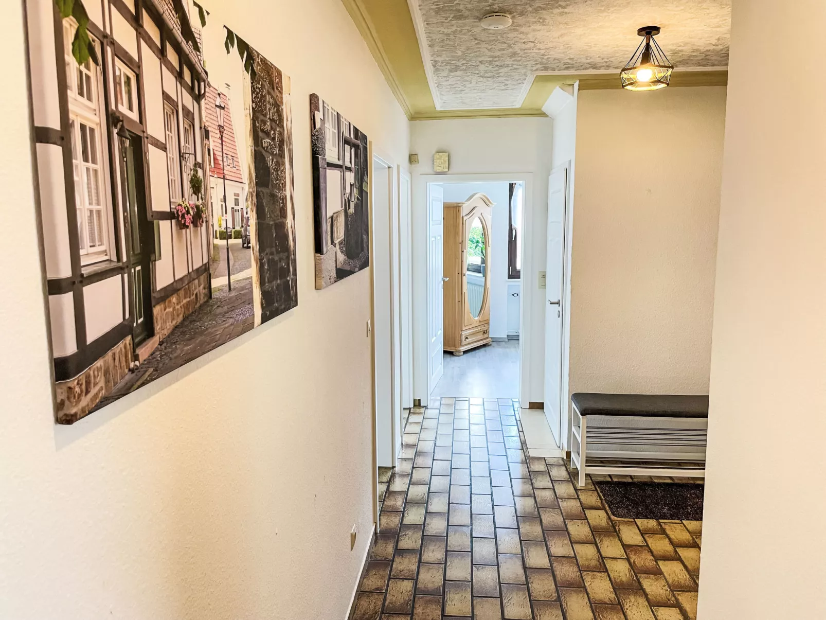 An der Schleuse-Inside