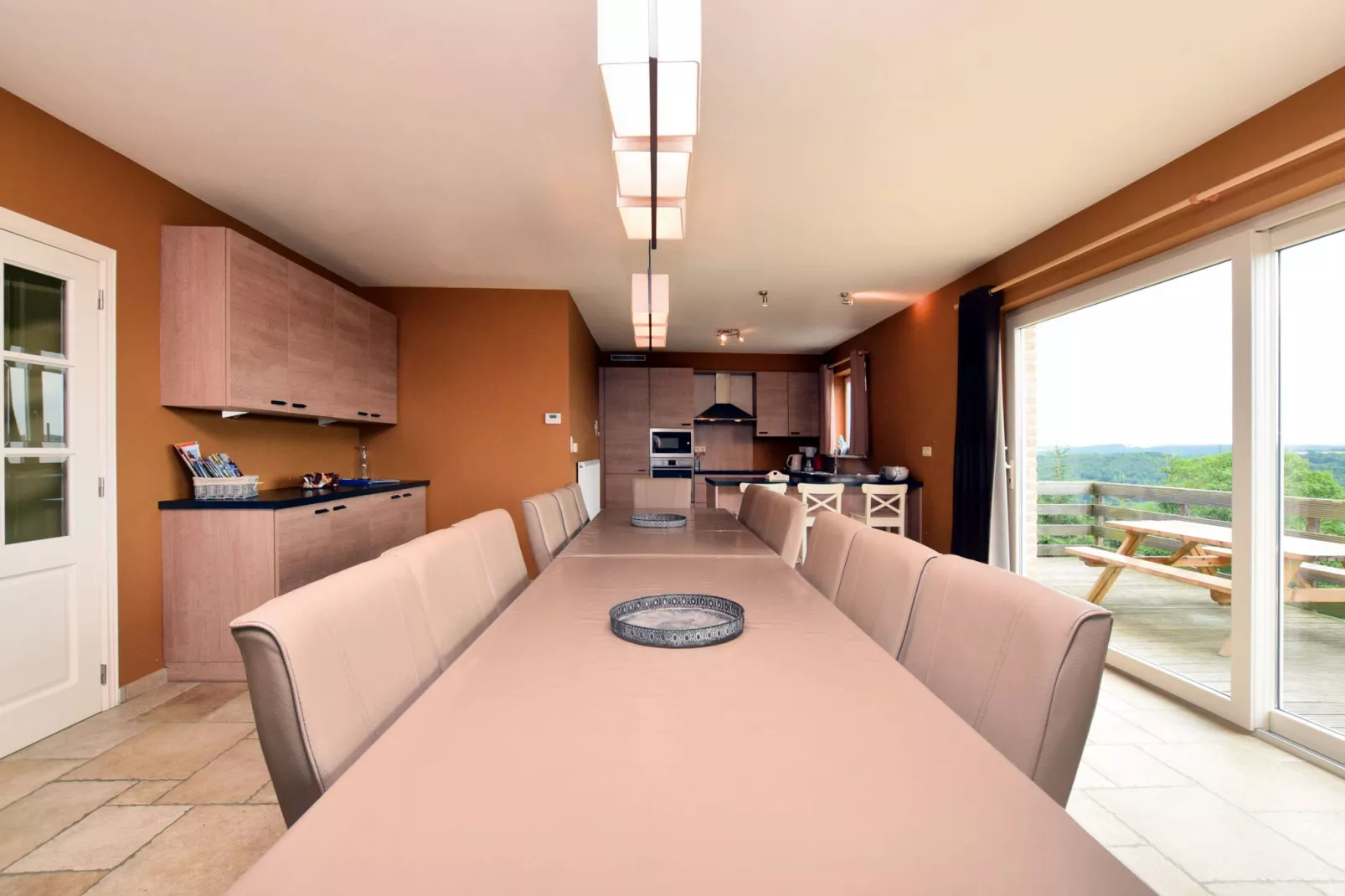 La Vue Spectaculaire-Salle à manger