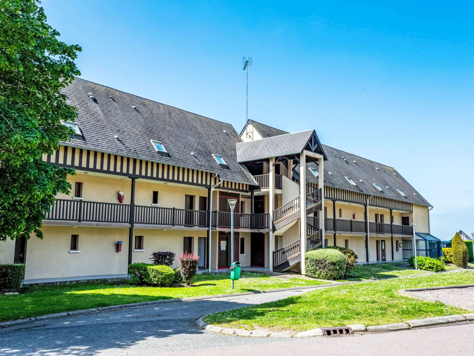 La Cour du Moulin-Outside