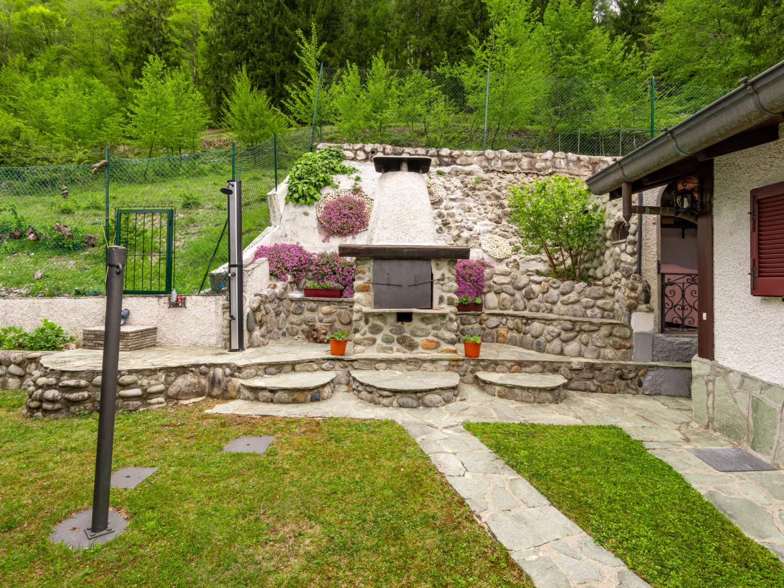 Pidaggia Paradise-Outside