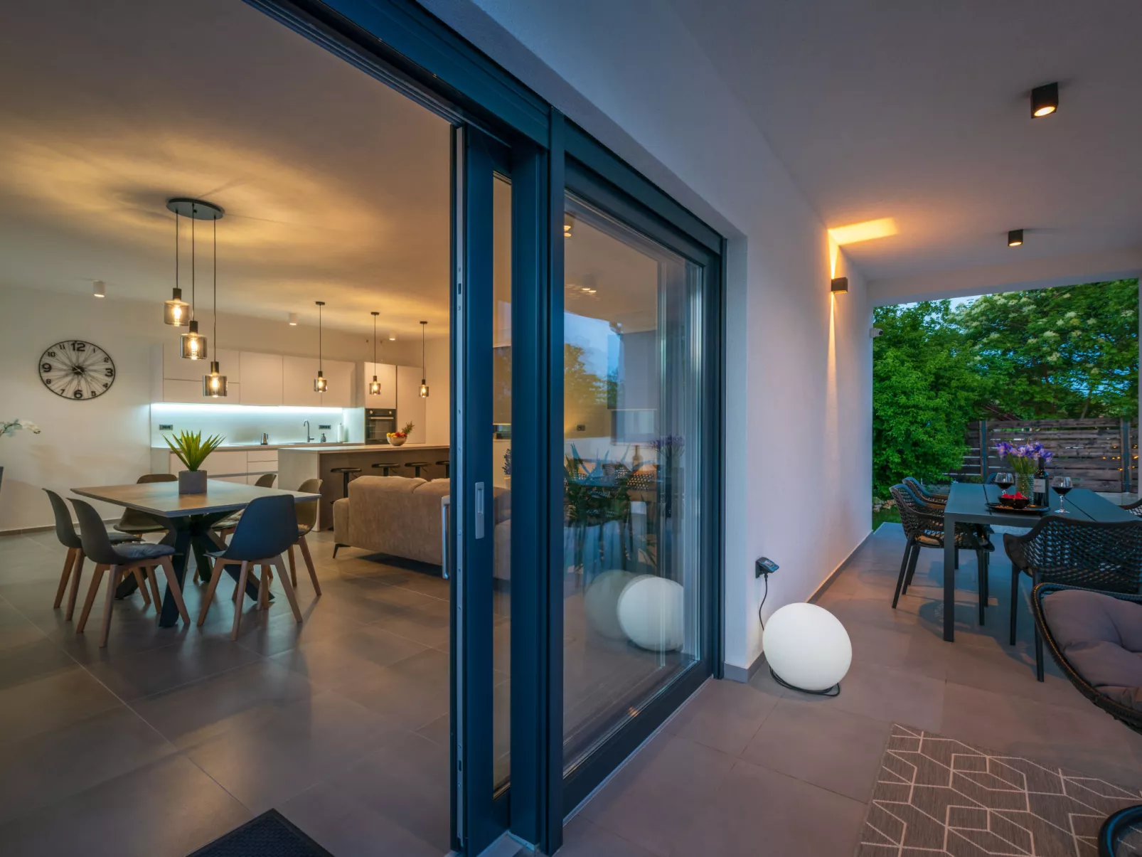Villa 'M'-Outside