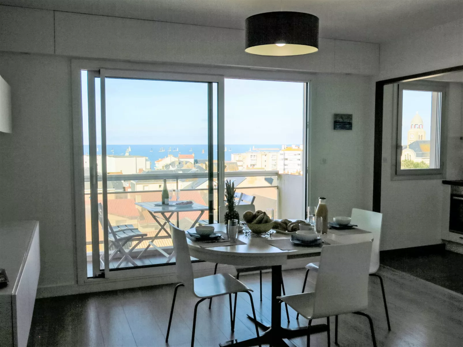 L'Hippocampe T2 balcon et large vue mer-Inside