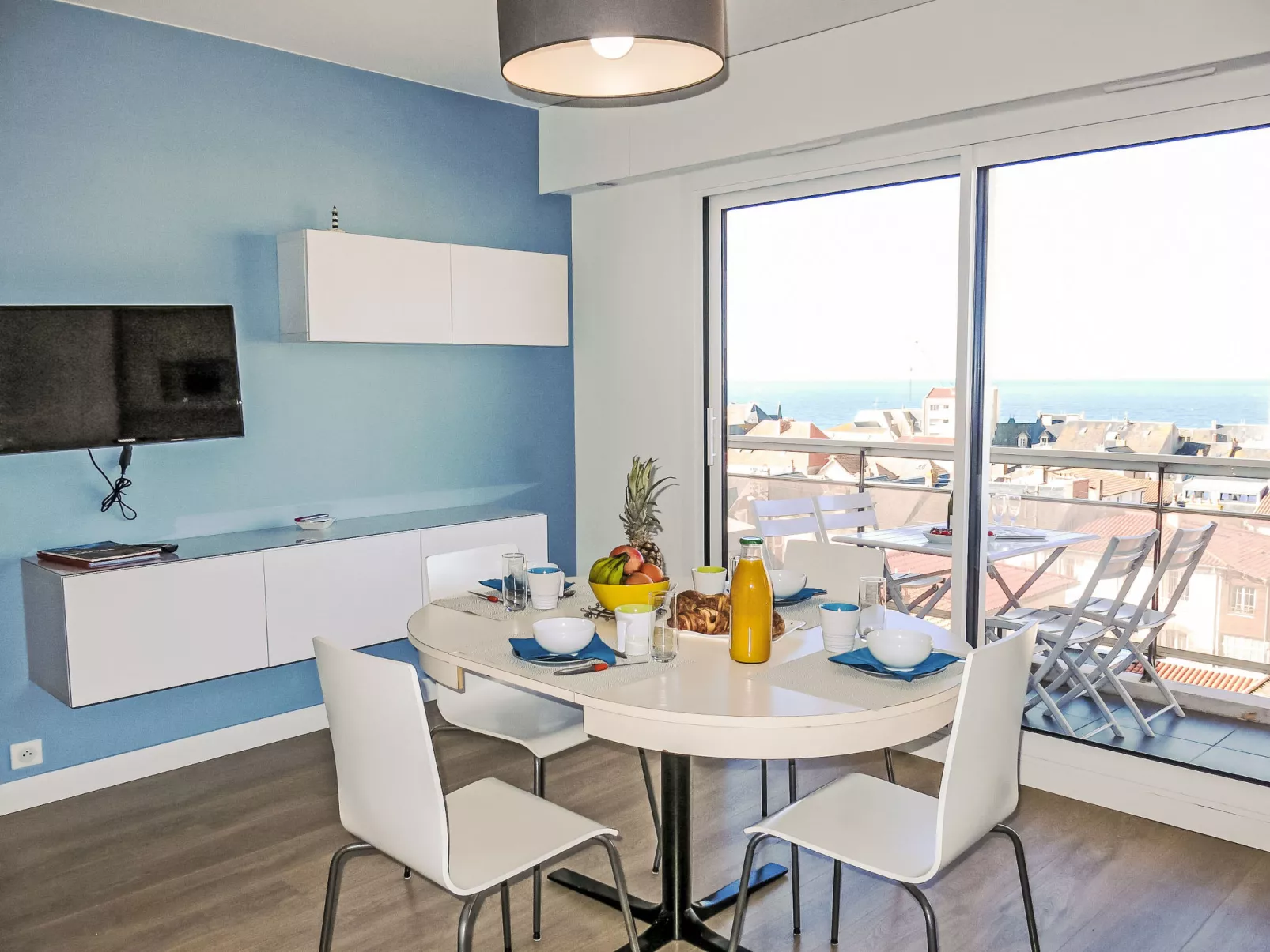 L'Hippocampe T2 balcon et large vue mer-Inside