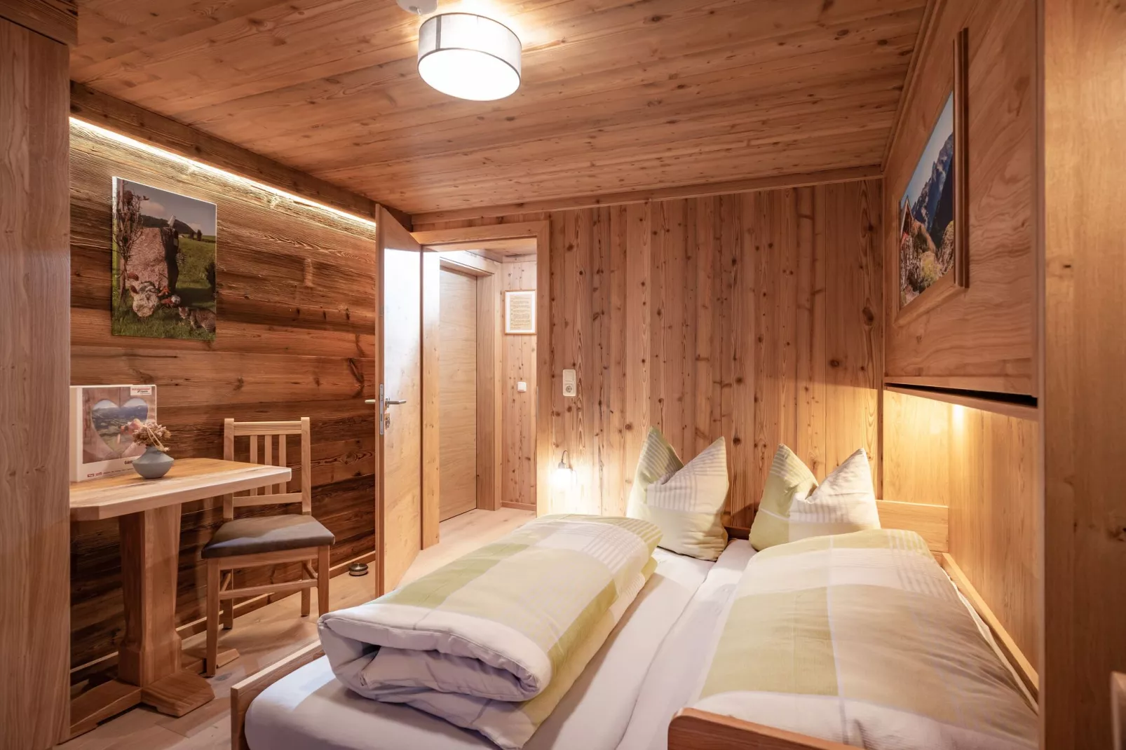 Alpenrose-Bedroom