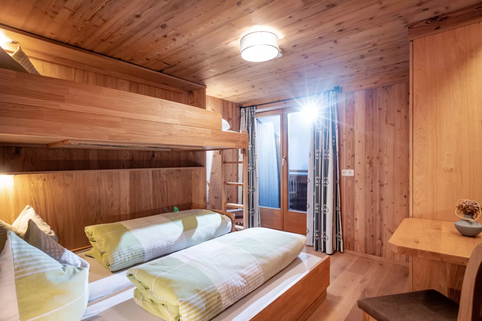 Alpenrose-Bedroom