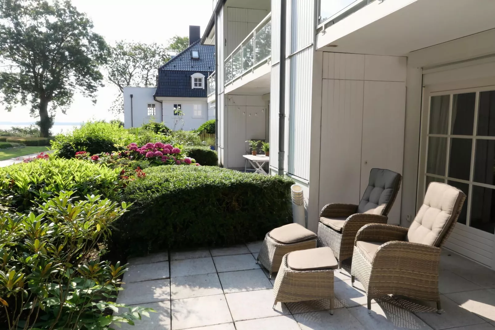 352772-Terrace balcony