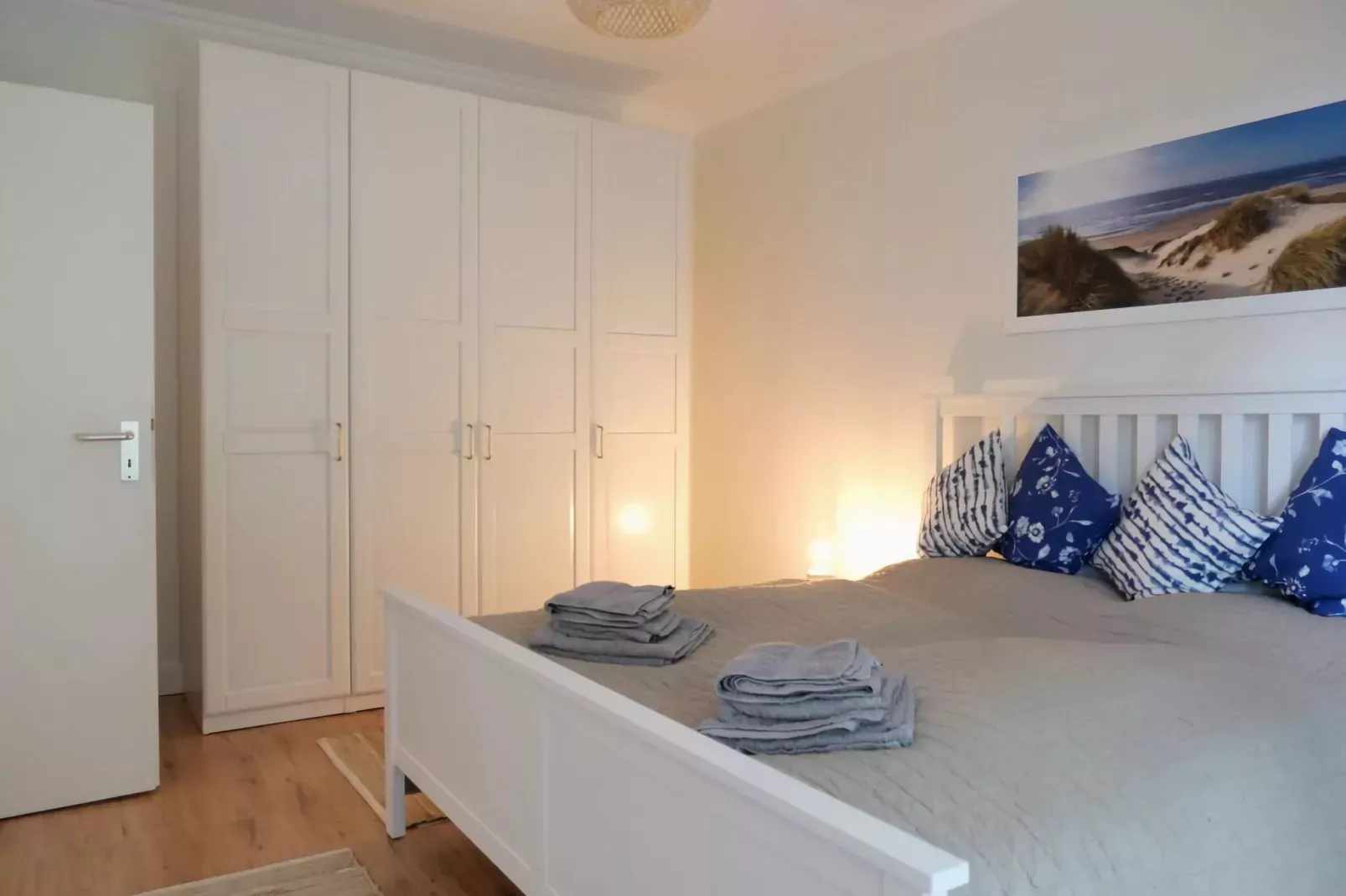 352772-Bedroom