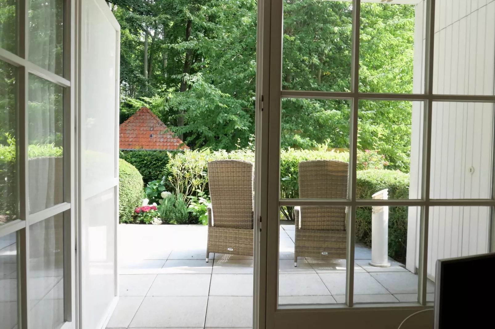 352772-Terrace balcony