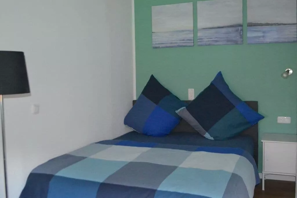 451223-Bedroom