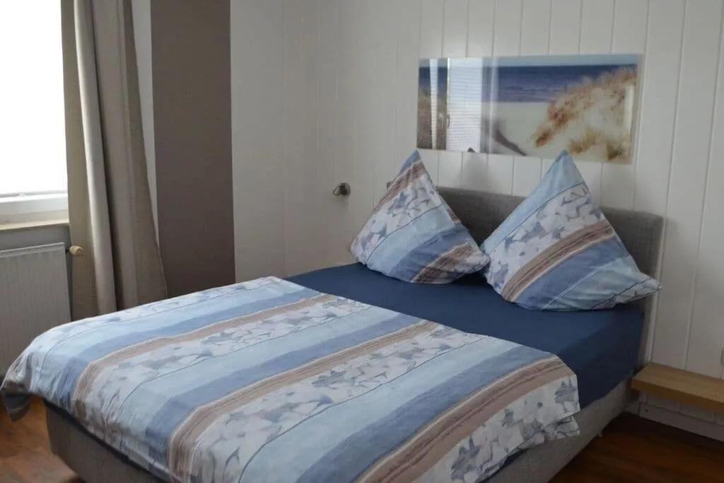 227192-Bedroom