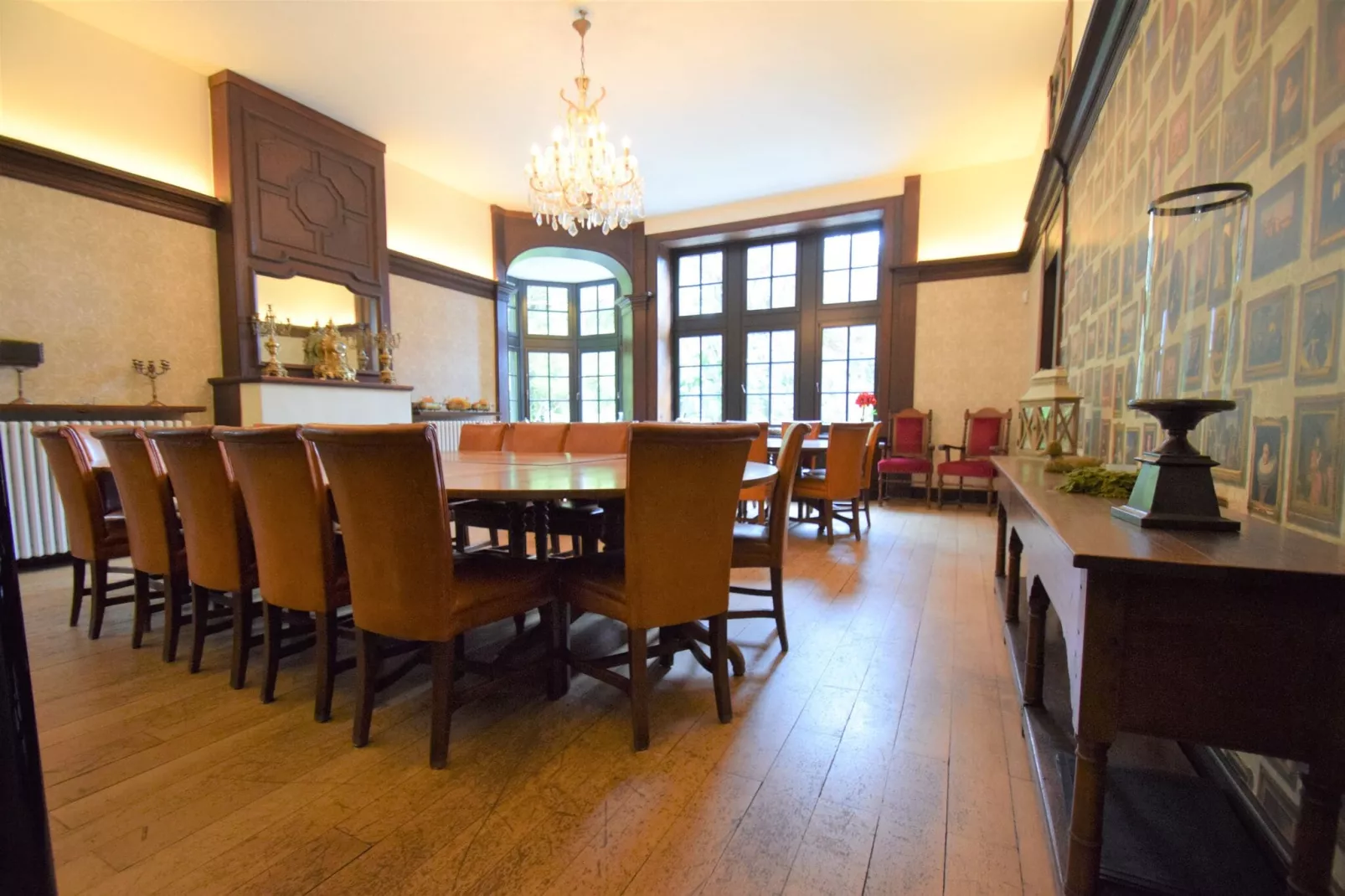 Le Château et les Forêts-Dining room