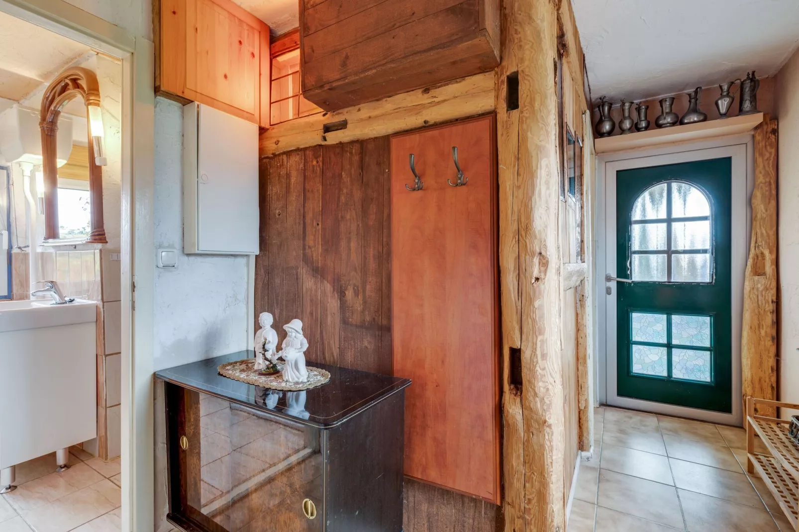 Hundefreundliches Ferienhaus am See MIT Whirlpool-Reception hall