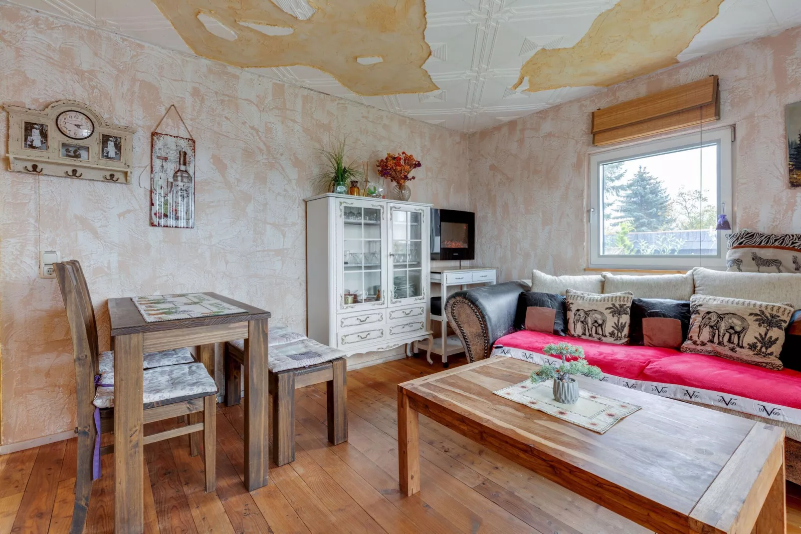 Hundefreundliches Ferienhaus am See MIT Whirlpool-Living room