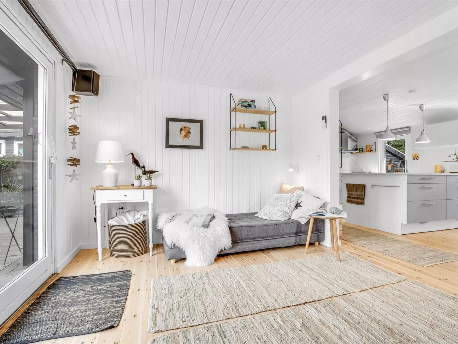 "Jula" - 290m from the sea-Inside