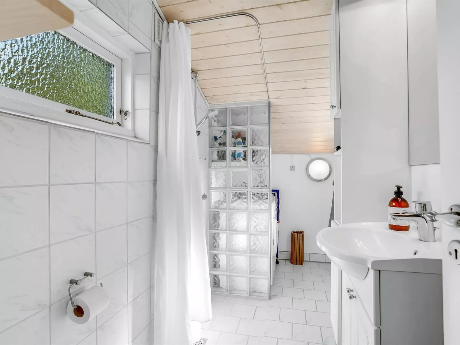 "Jula" - 290m from the sea-Inside