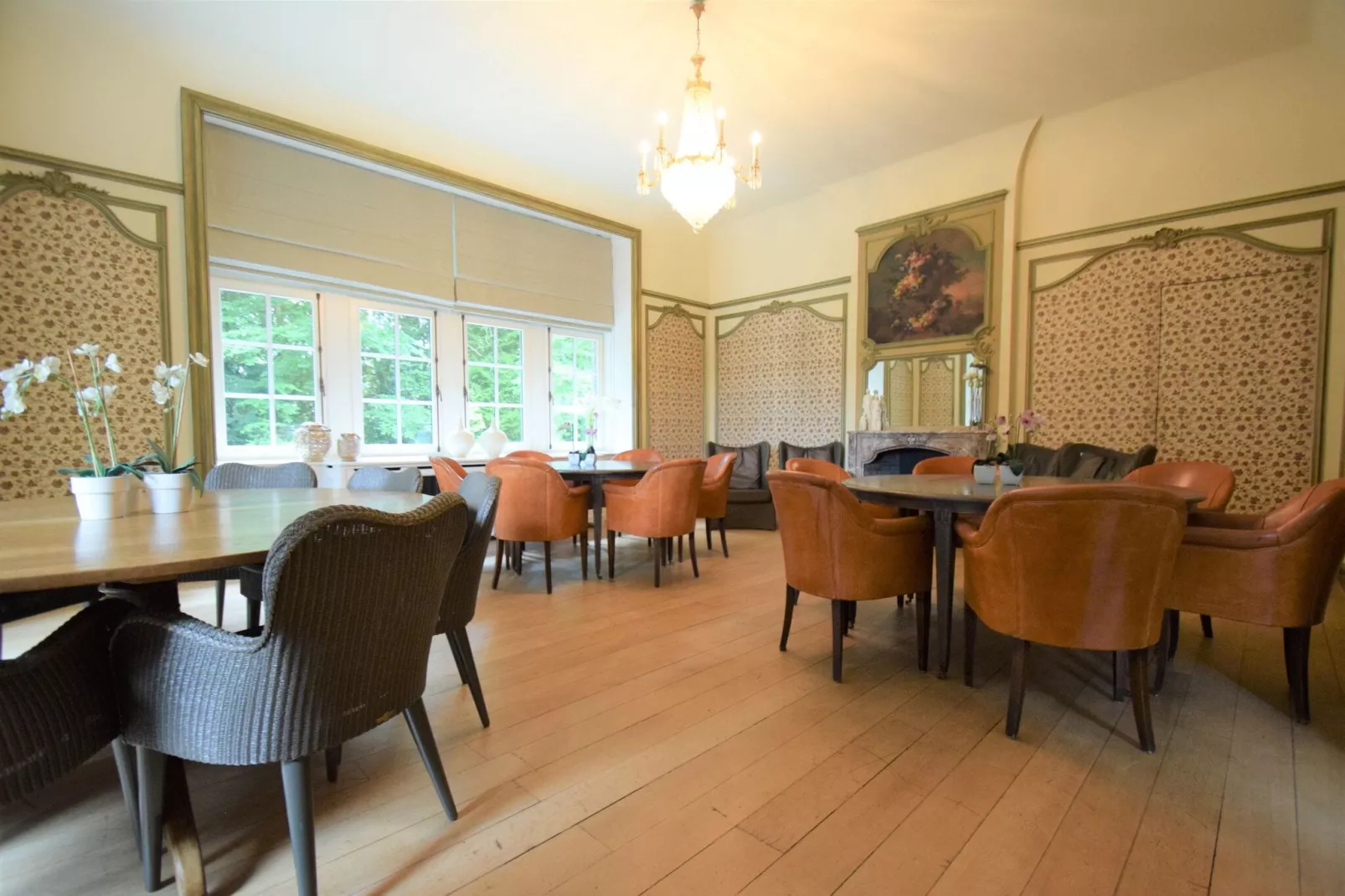 Le Château et les Forêts-Dining room