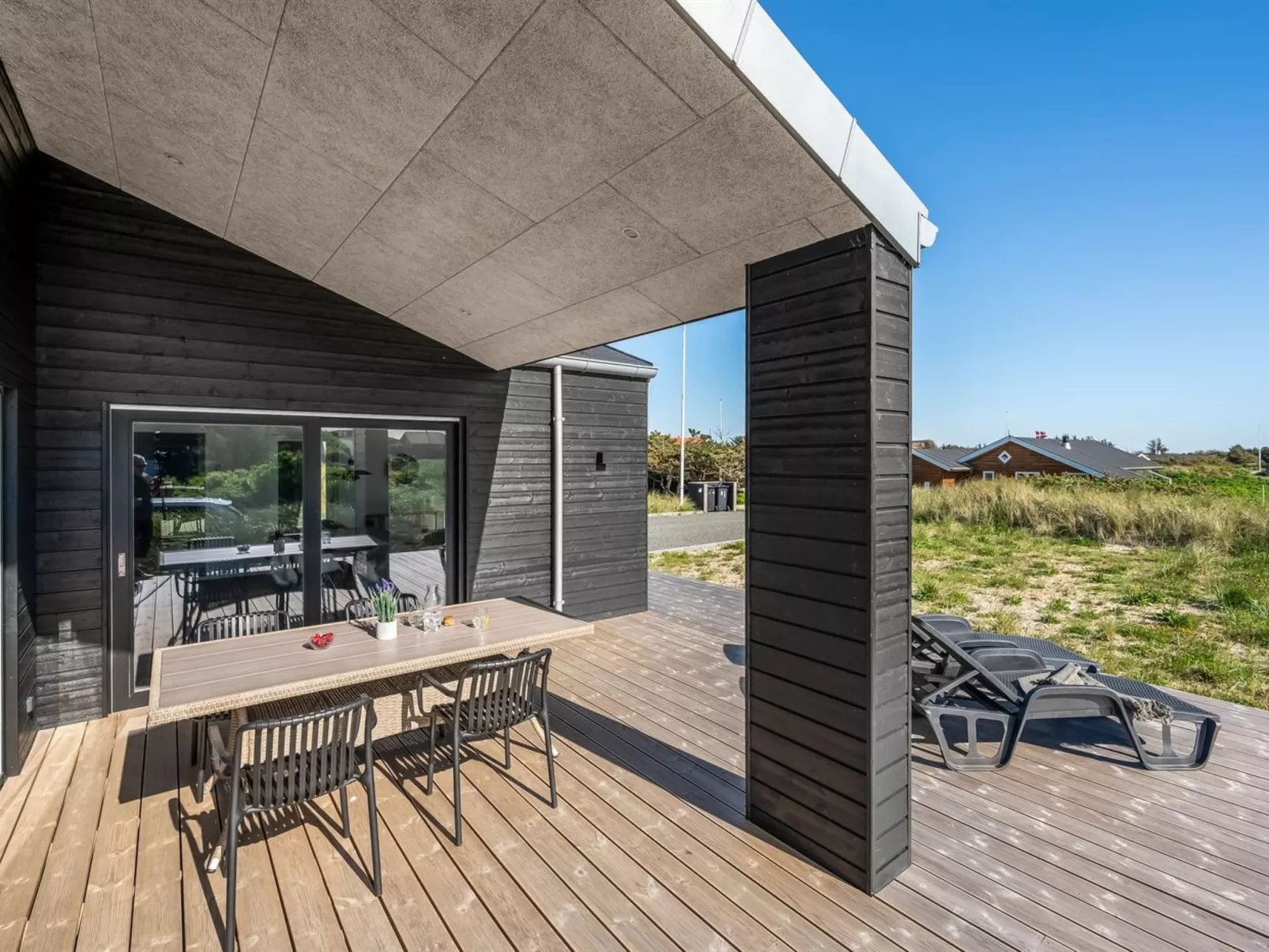"Chenoa" - 350m from the sea-Outside