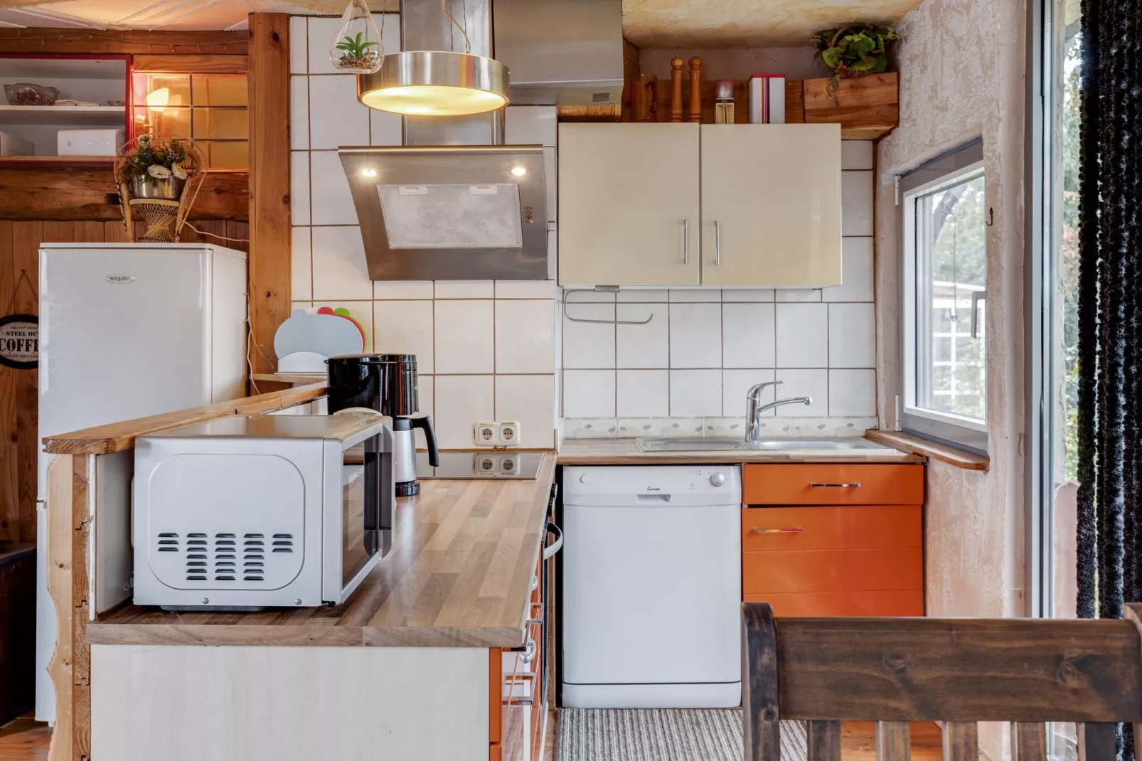 Hundefreundliches Ferienhaus am See MIT Whirlpool-Kitchen