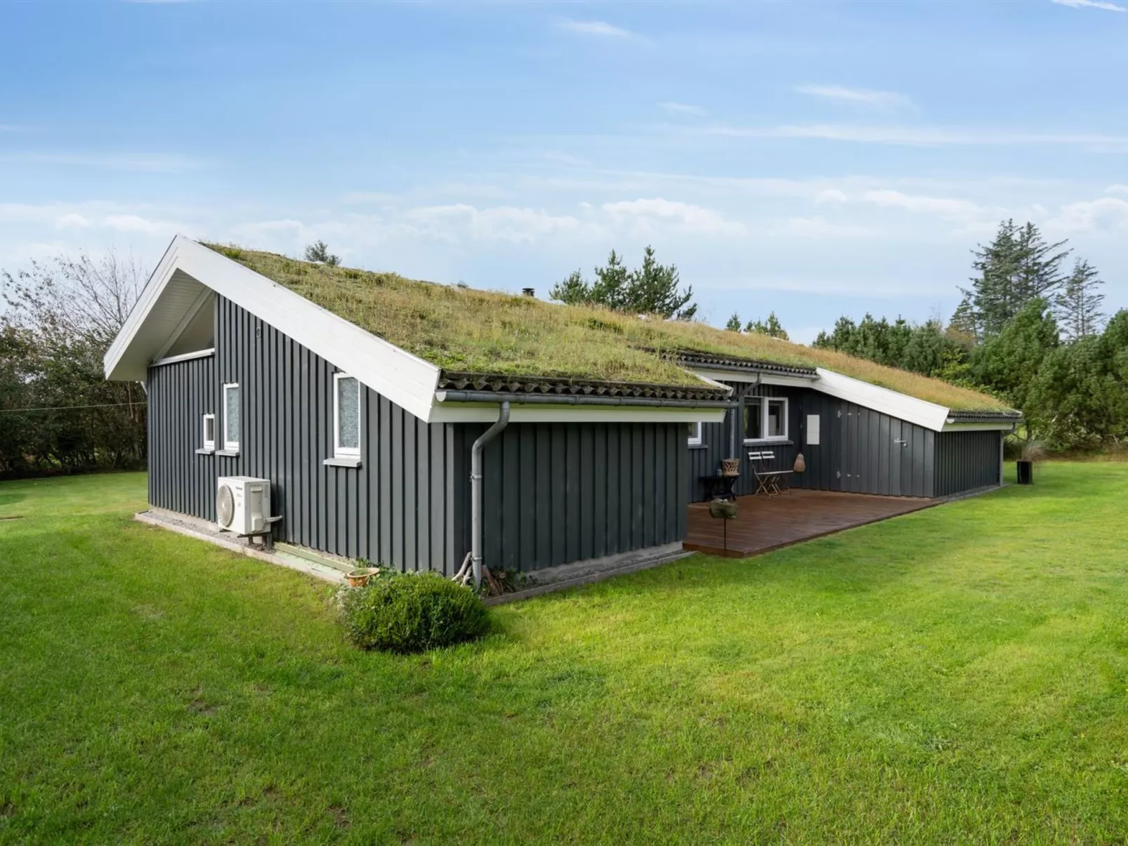 "Sigbritt" - 2.6km from the sea-Outside