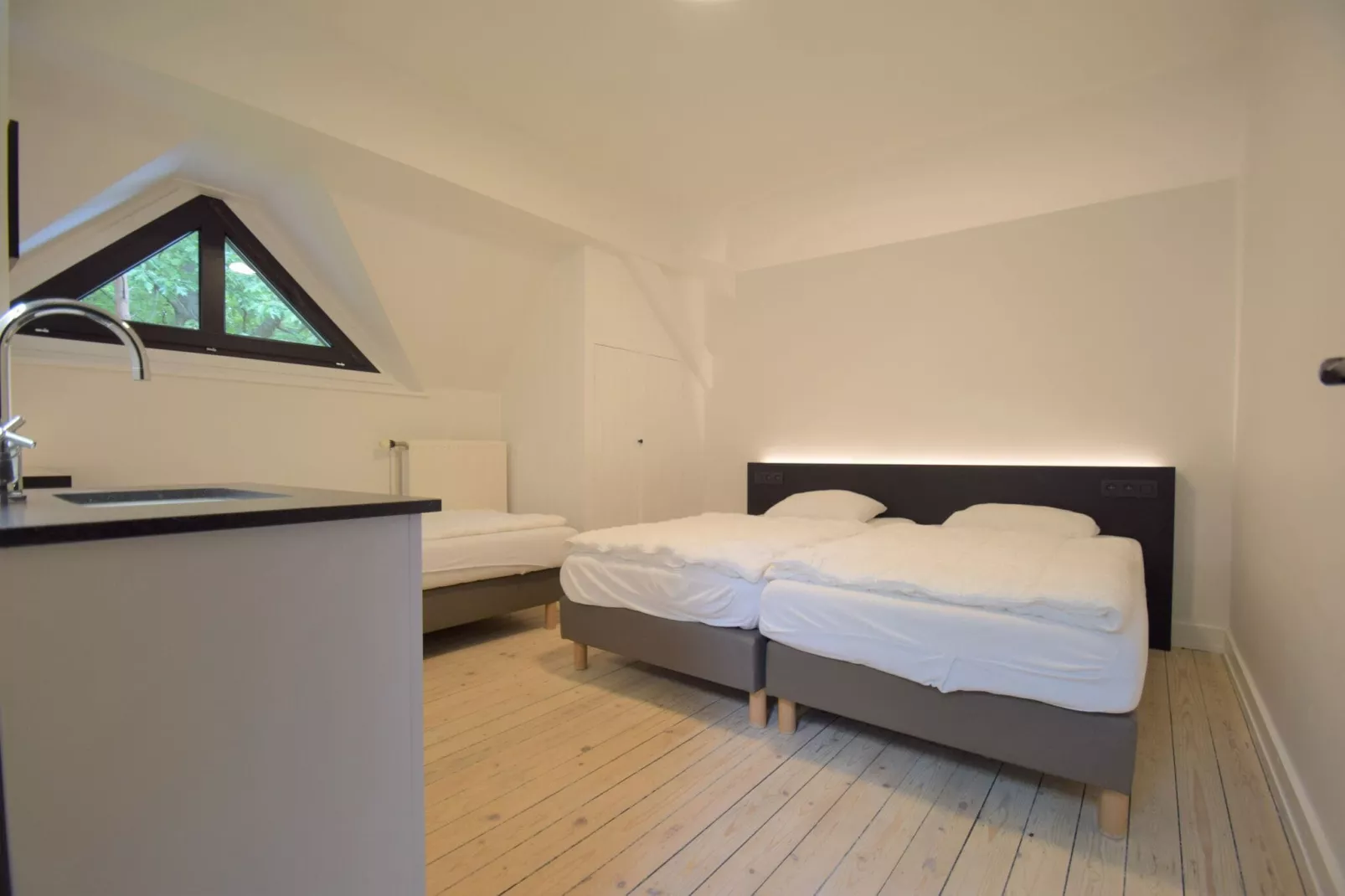 Le Château et les Forêts-Bedroom