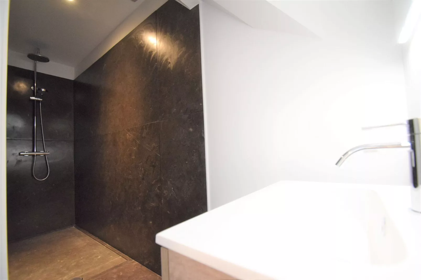Le Château et les Forêts-Bathroom