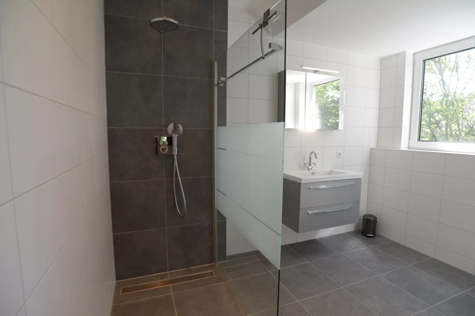Villa  Hoogelandt 10-Bathroom