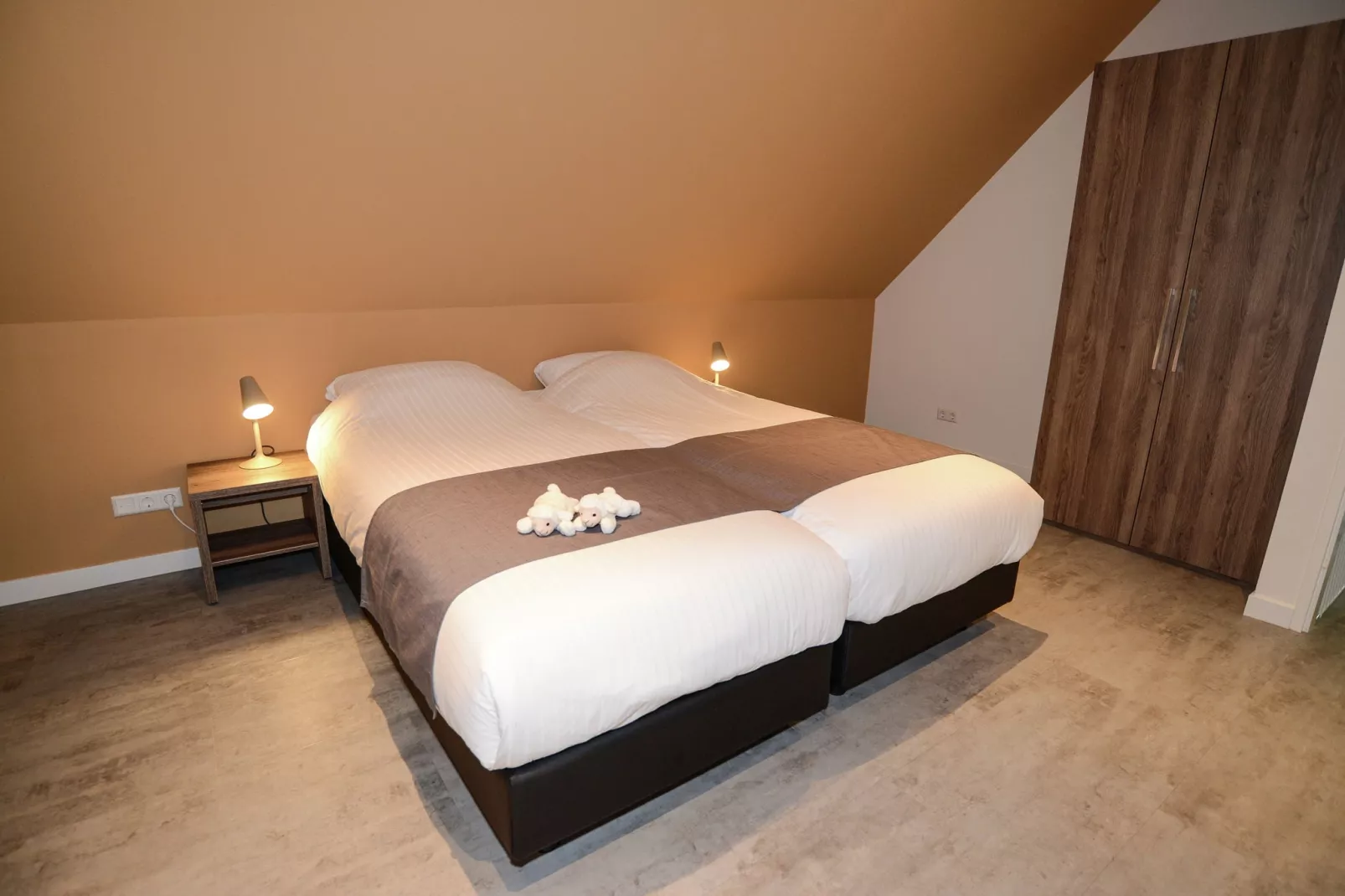 Villa  Hoogeland 106L-Schlafzimmer