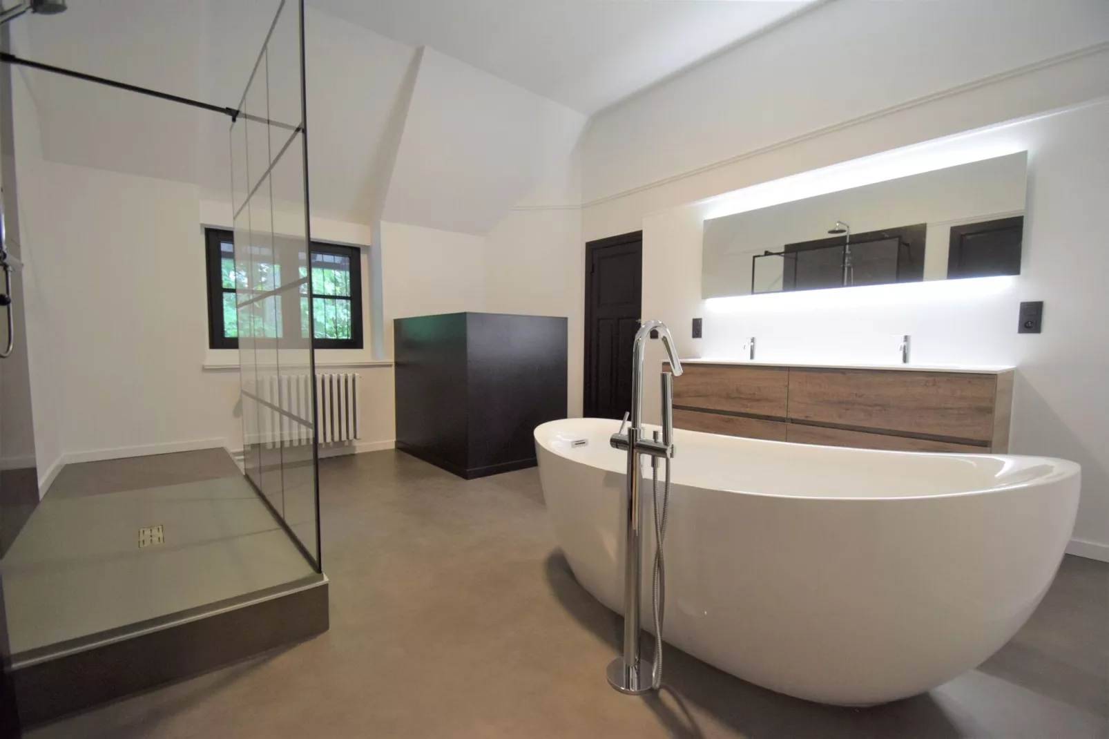 Le Château et les Forêts-Bathroom