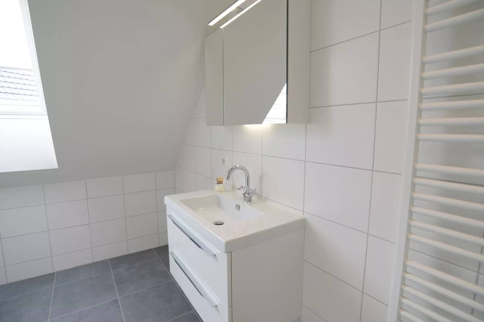 Villa  Hoogeland 106L-Badezimmer
