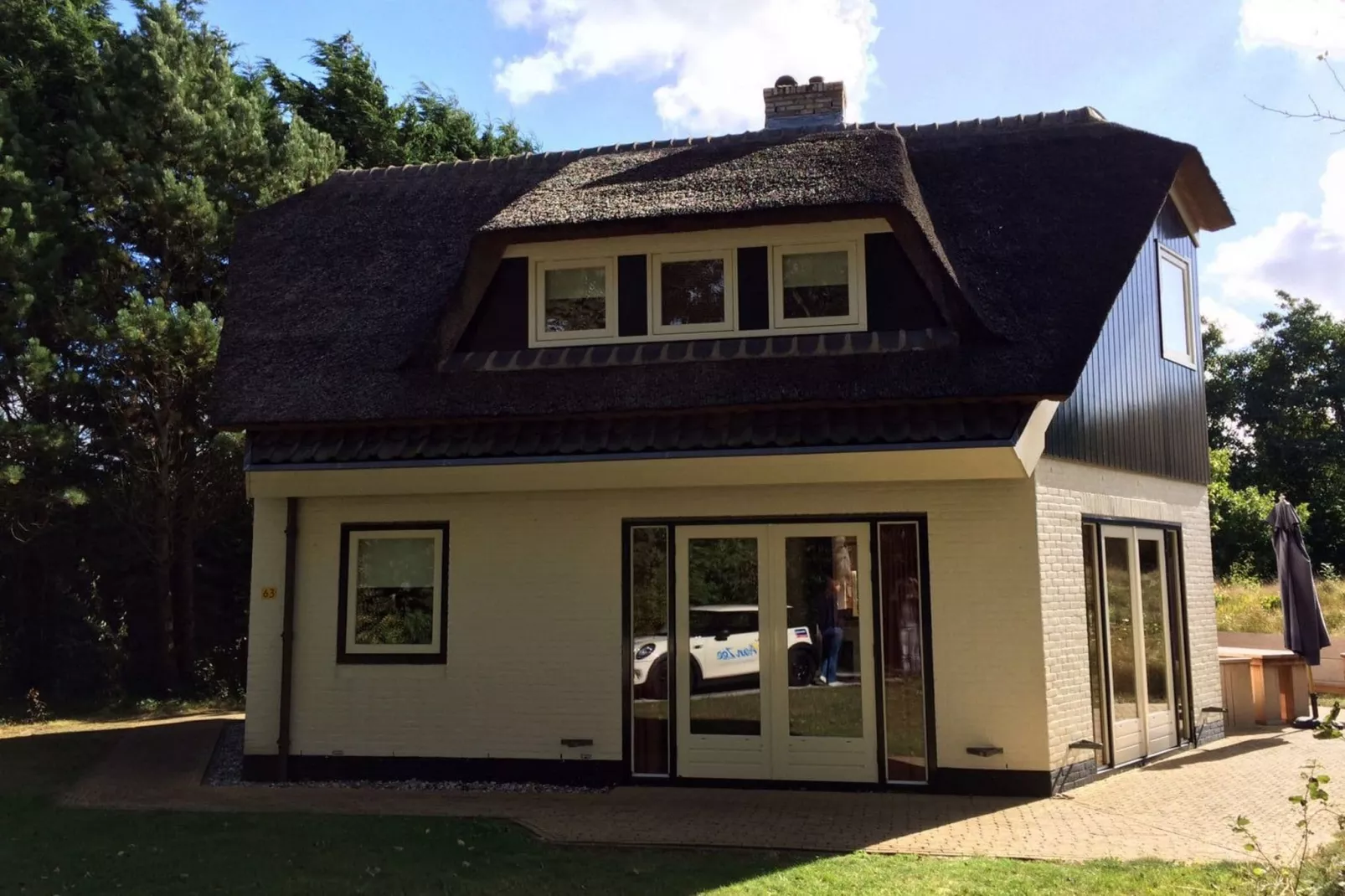 De Kerkuil-Exterior summer