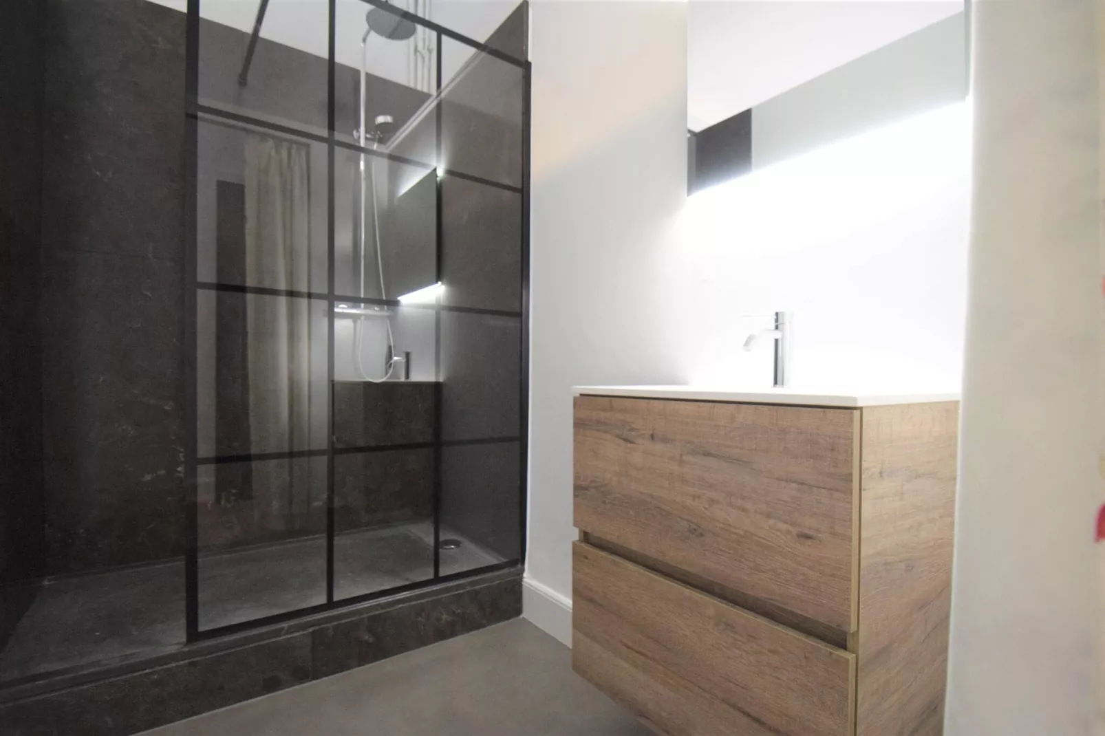 Le Château et les Forêts-Bathroom