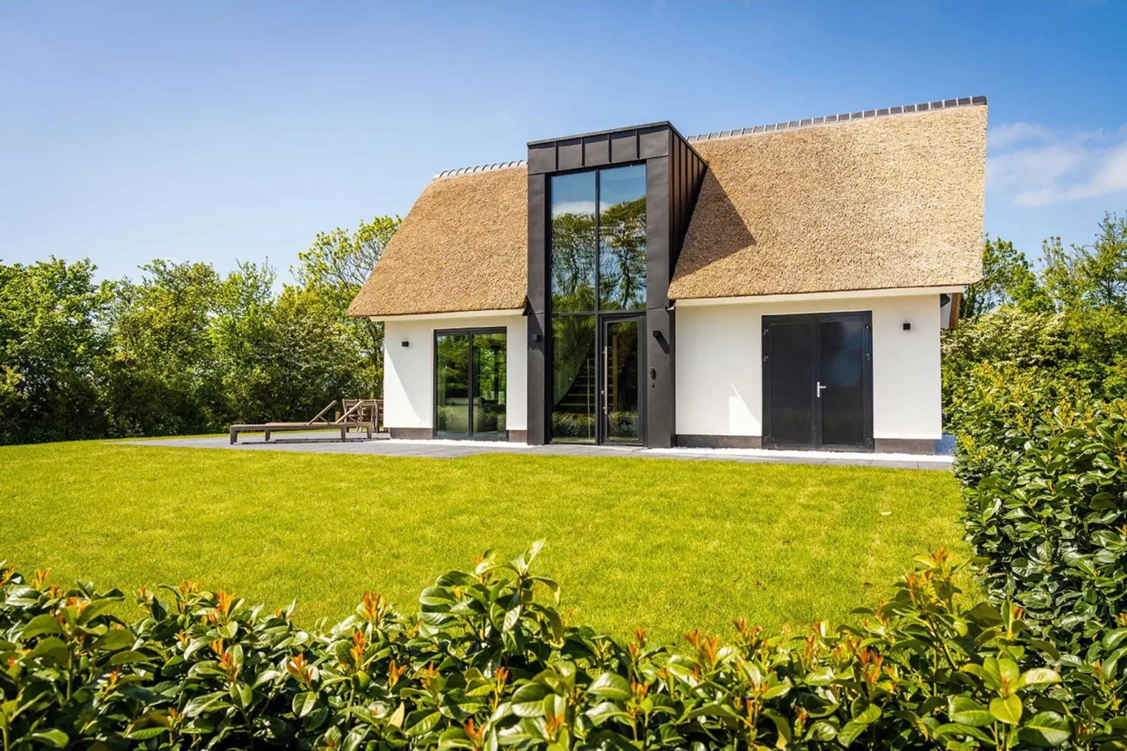 Type N Luxe Villa Zeeburg-Gardens summer