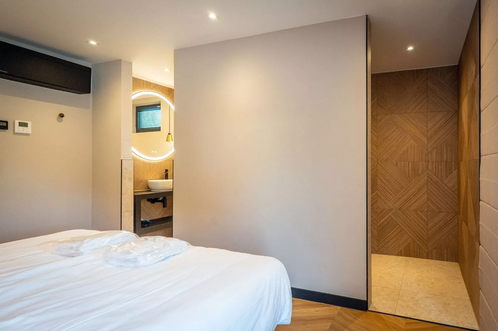 Type N Luxe Villa Zeeburg-Bedroom